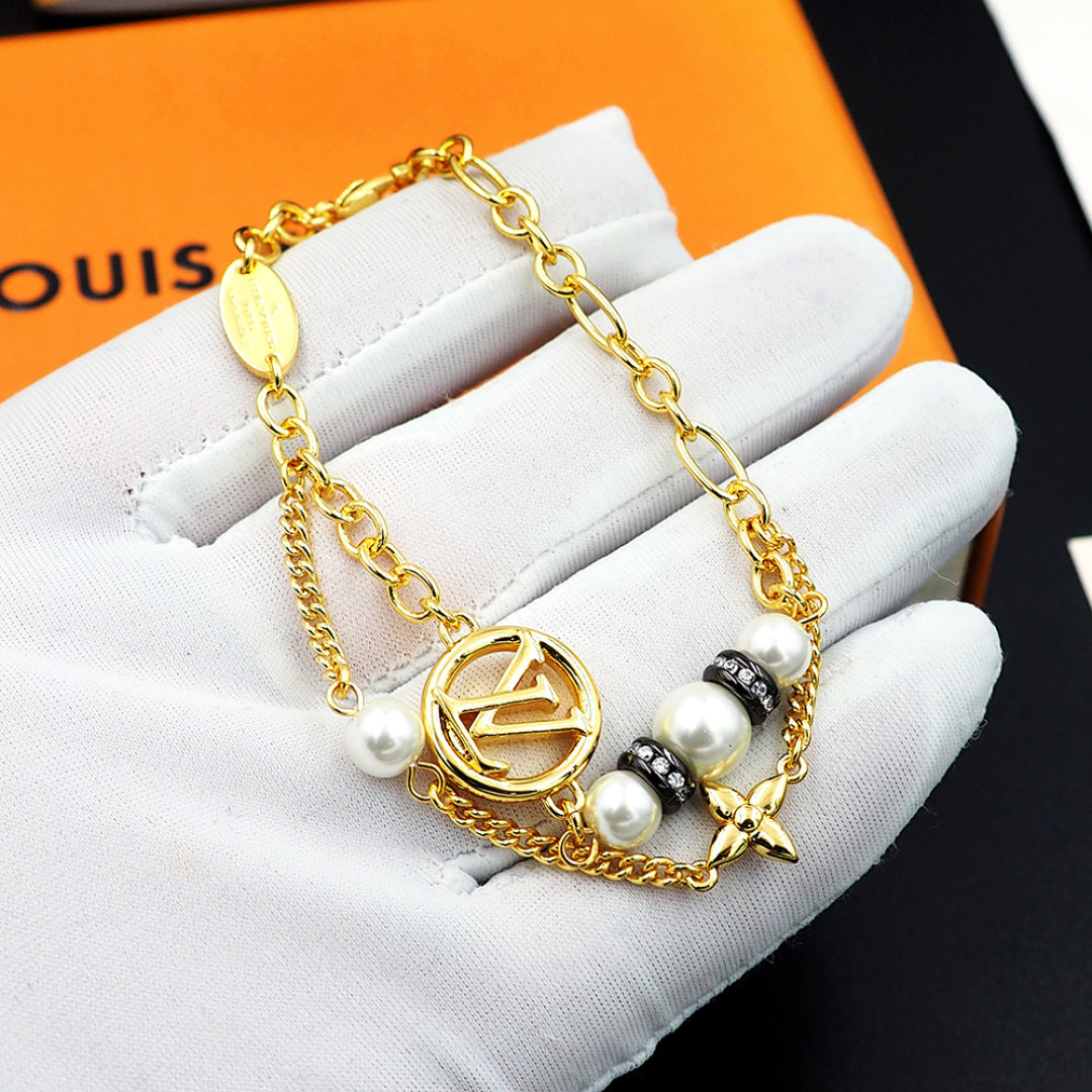 New Fashion Luxury Exquisite Women's  MdchightPeerl Bracelet