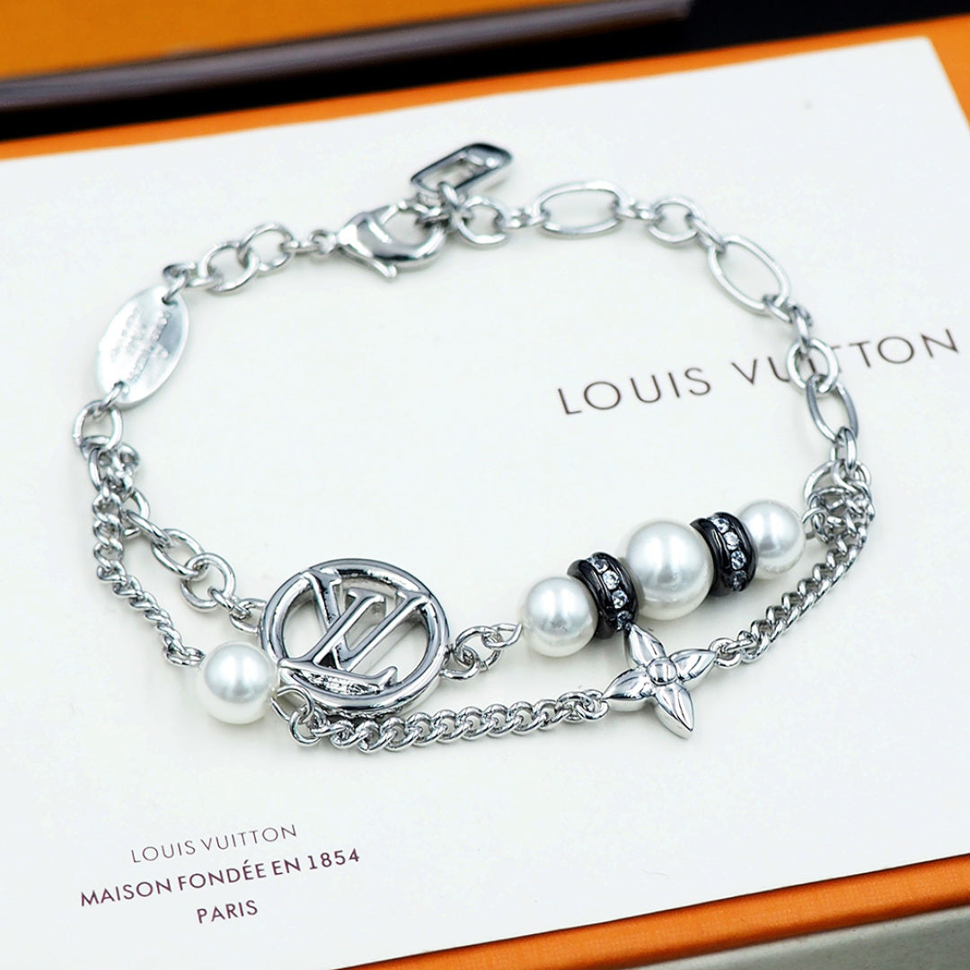 New Fashion Luxury Exquisite Women's  MdchightPeerl Bracelet