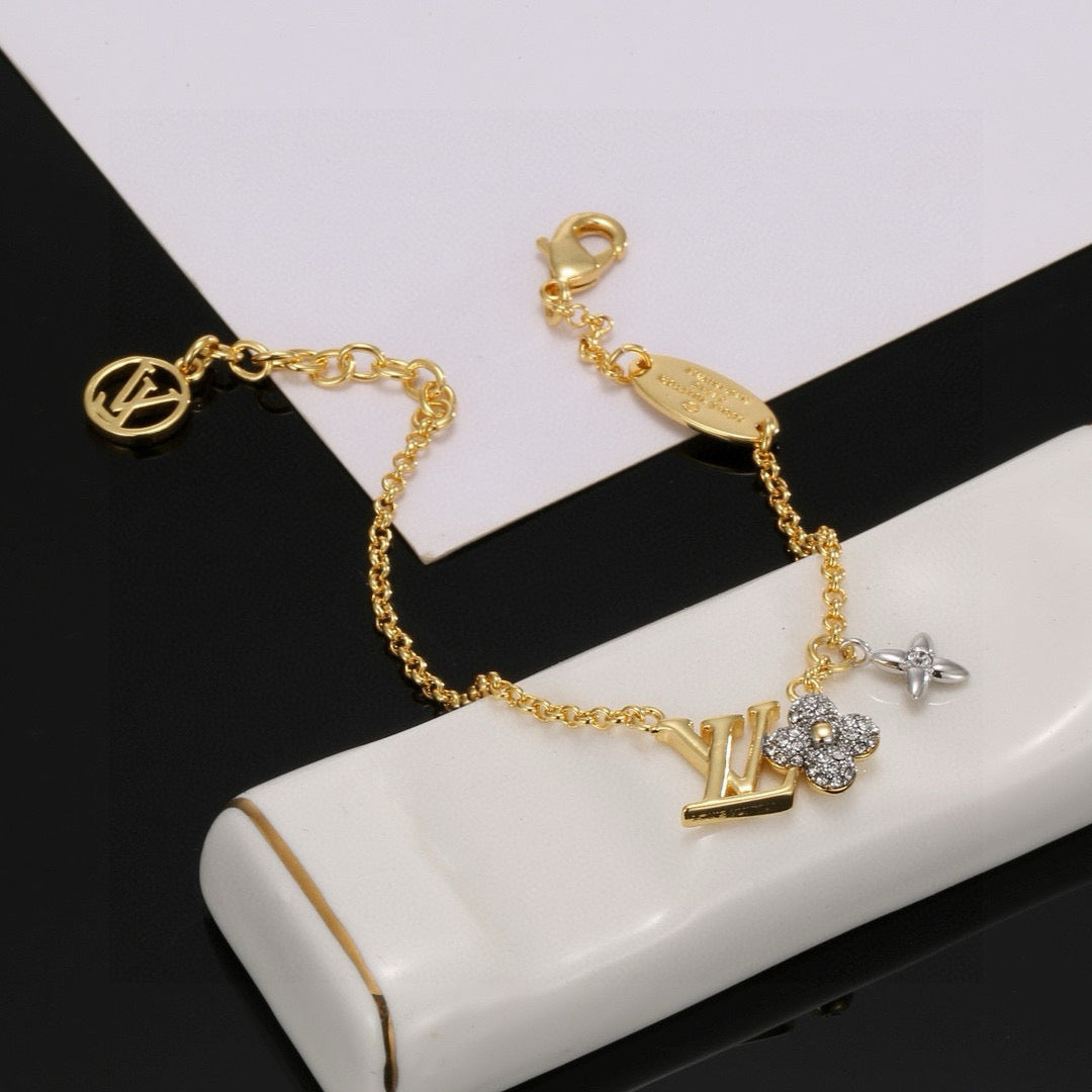 New Fashion Luxury Exquisite Women's  Bracelet