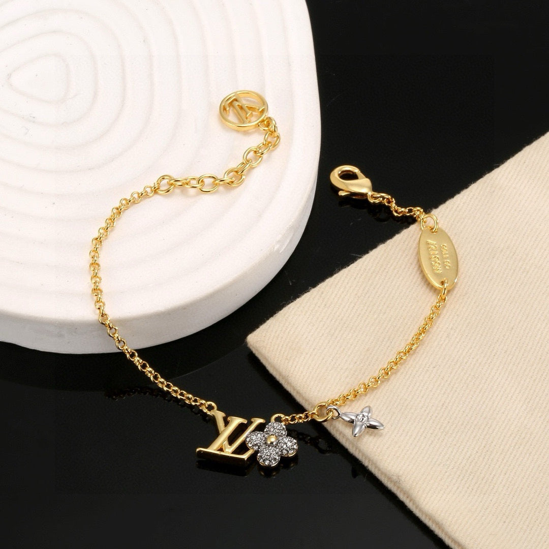 New Fashion Luxury Exquisite Women's  Bracelet