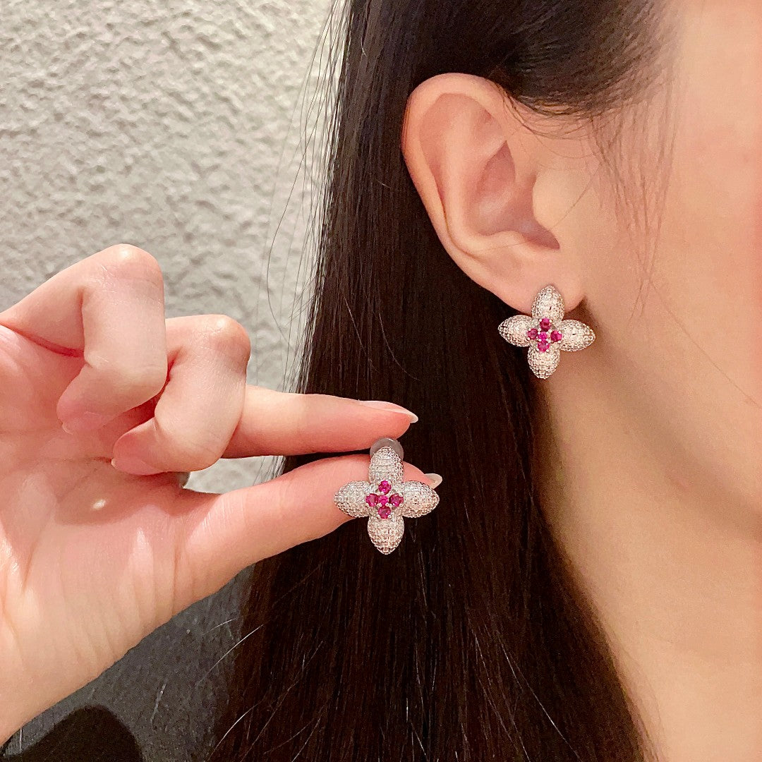New Fashion light luxuries Exquisite Women's  Diamond studded classic presbyopia earrings