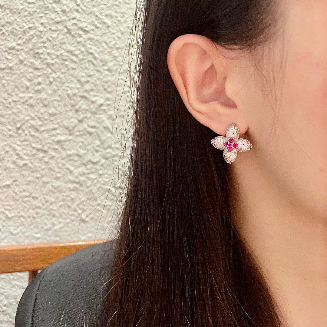 New Fashion light luxuries Exquisite Women's  Diamond studded classic presbyopia earrings