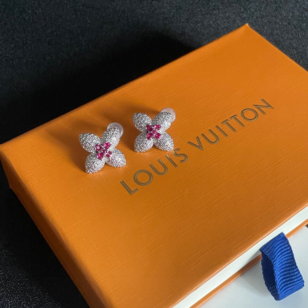 New Fashion light luxuries Exquisite Women's  Diamond studded classic presbyopia earrings