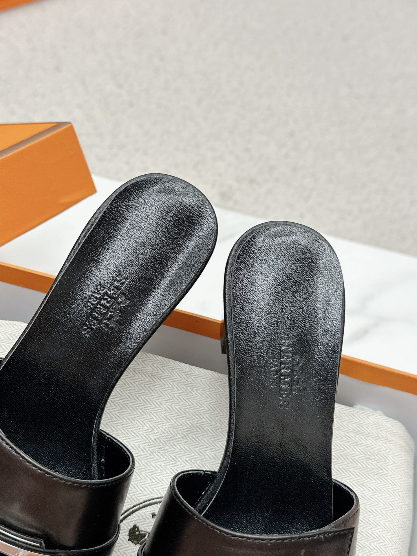 New luxury fashion Kelly Ladies' high-heeled sandals