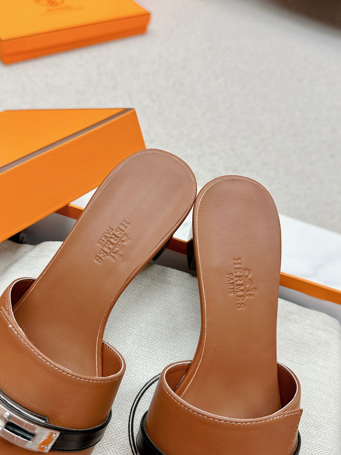 New luxury fashion Kelly Ladies' high-heeled sandals