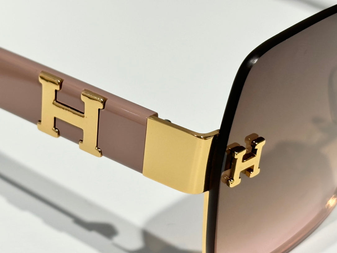 New trendy classic  lightweight and comfortable sunglasses