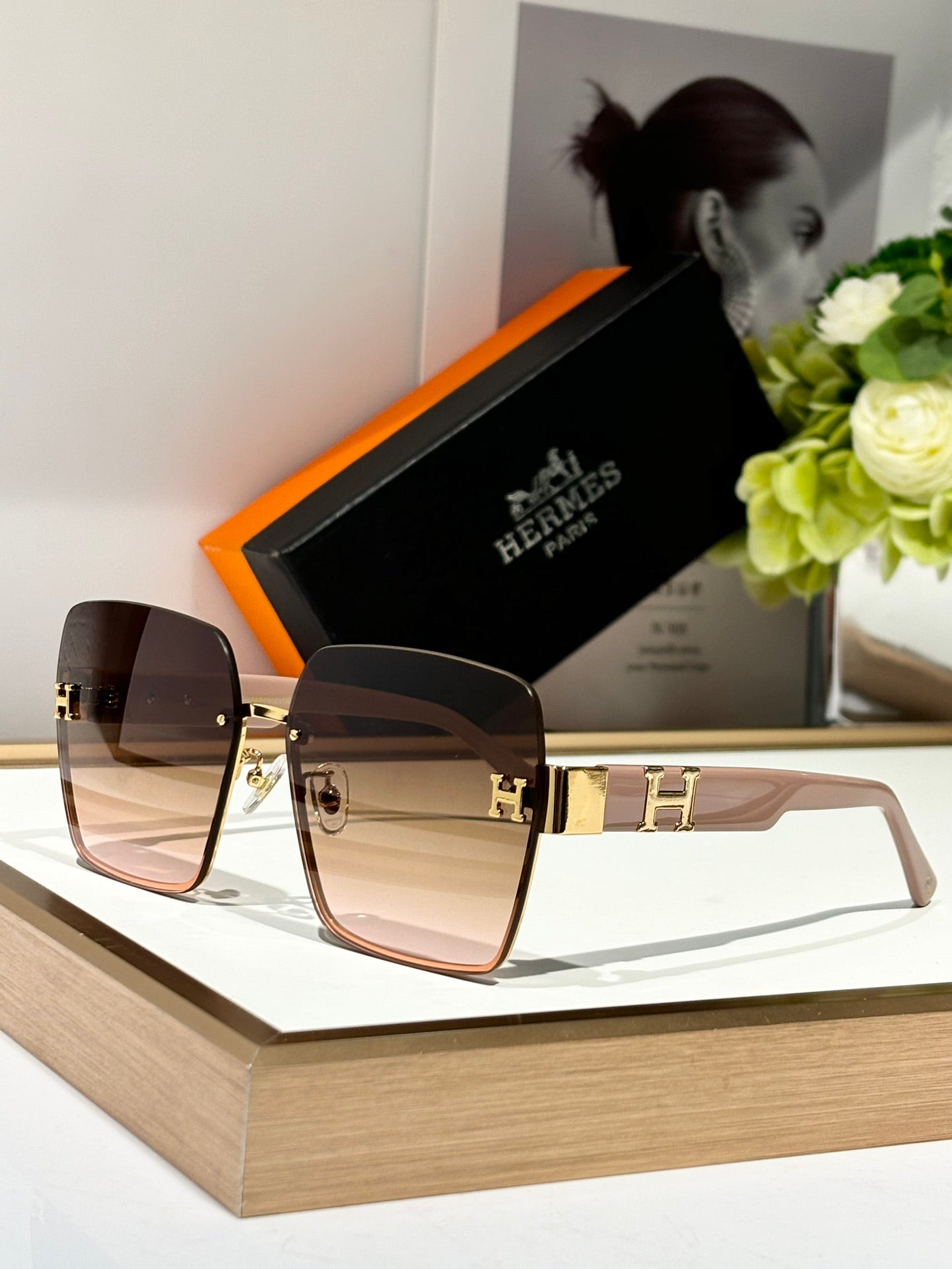 New trendy classic  lightweight and comfortable sunglasses