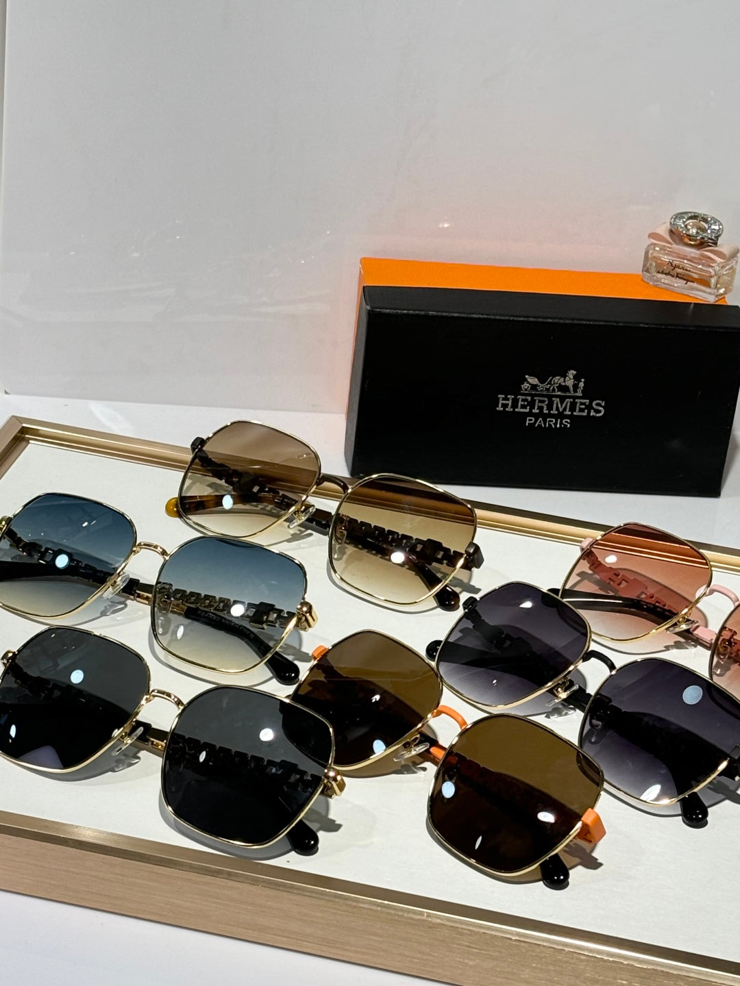 New trendy classic  lightweight and comfortable sunglasses