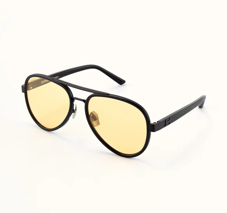 New trendy classic  lightweight and comfortable sunglasses
