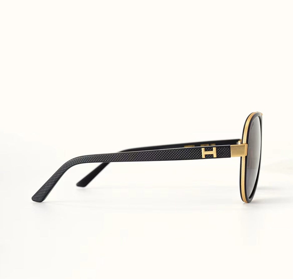 New trendy classic  lightweight and comfortable sunglasses