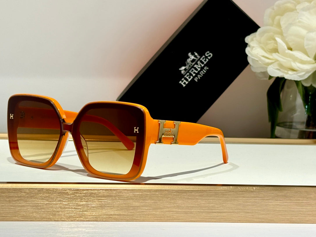 New trendy classic  lightweight and comfortable sunglasses