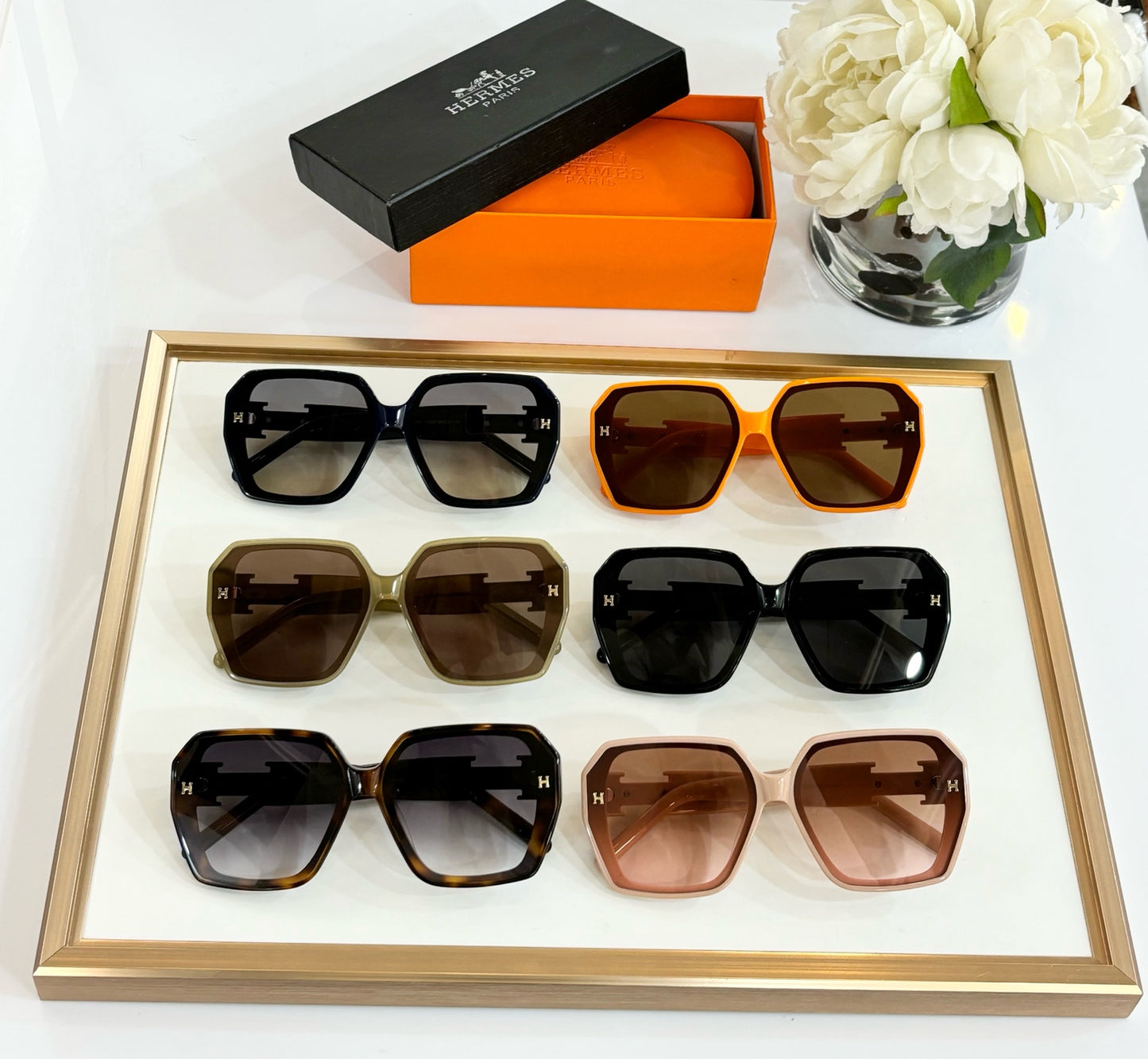 New trendy classic  lightweight and comfortable sunglasses