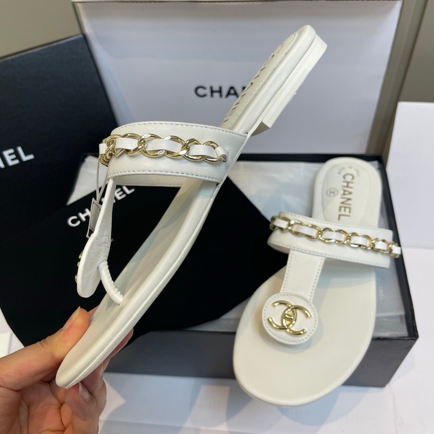 New luxury fashion Double C "logo" chain sandals