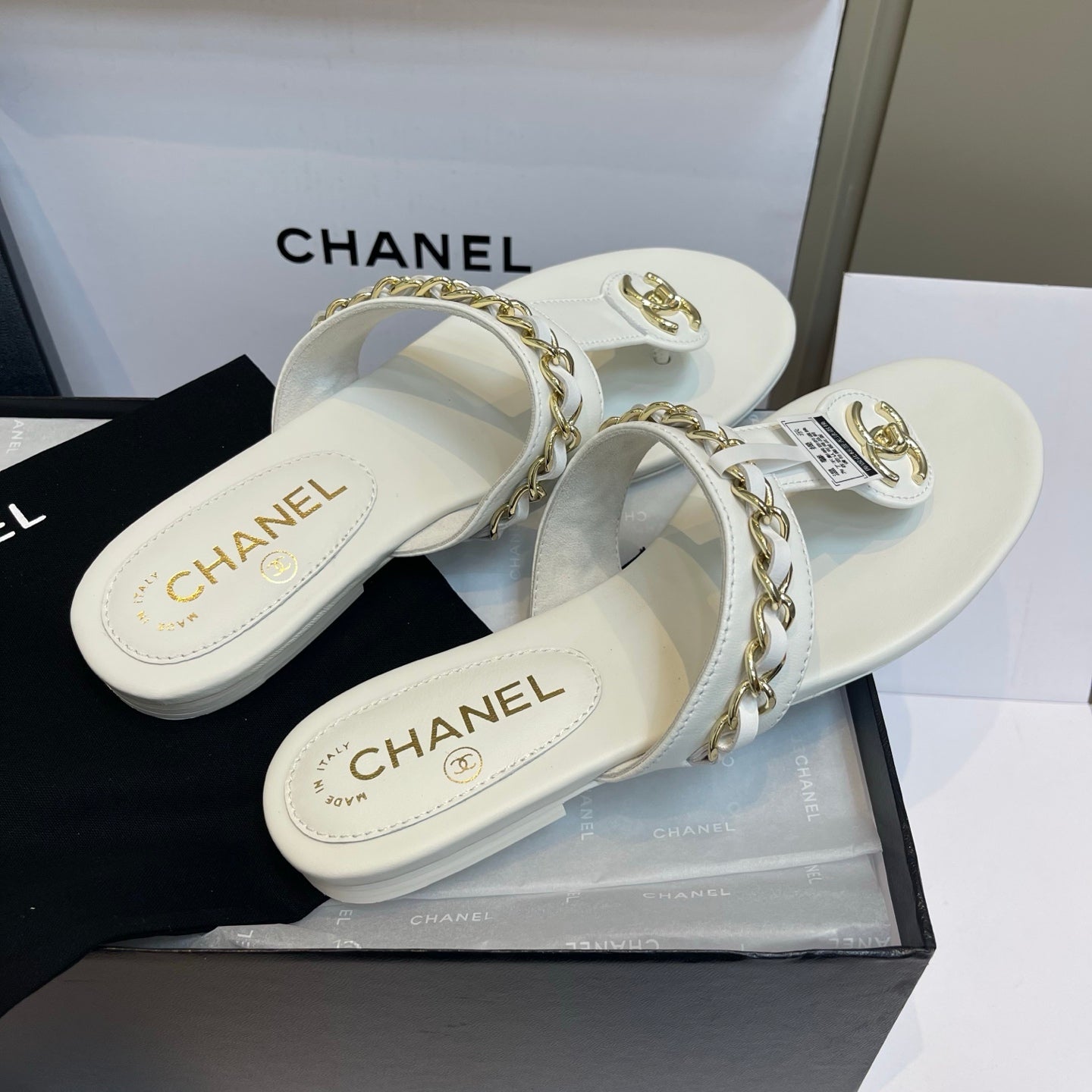 New luxury fashion Double C "logo" chain sandals