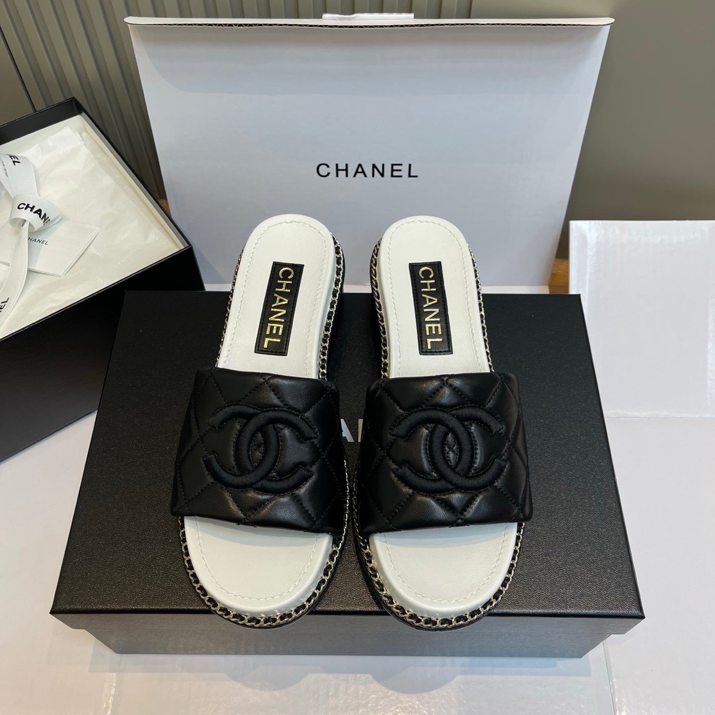 New luxury fashion Lingge Double C 𝐥𝐨𝐠𝐨 Medium Thick Heel Slippers 5cm