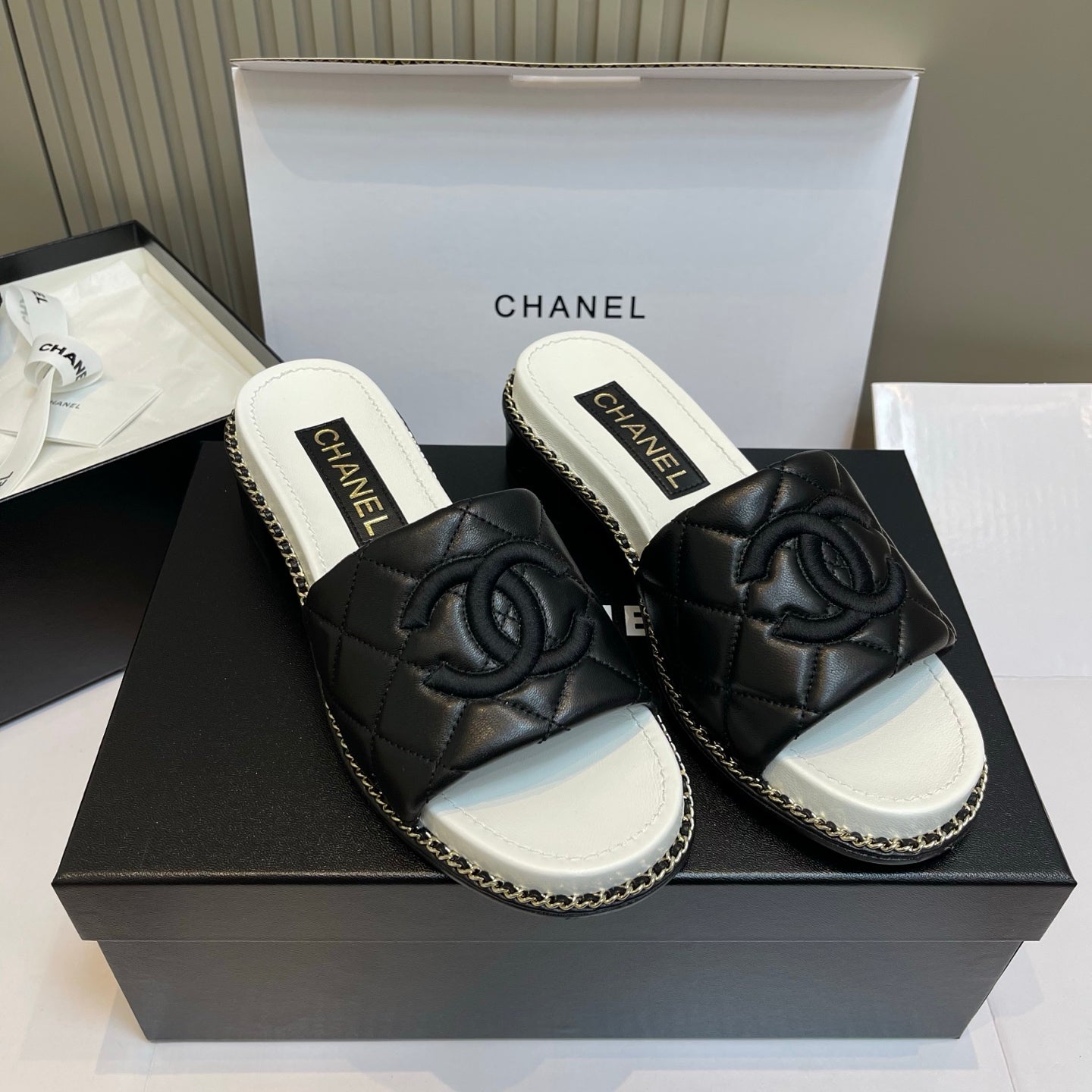 New luxury fashion Lingge Double C 𝐥𝐨𝐠𝐨 Medium Thick Heel Slippers 5cm