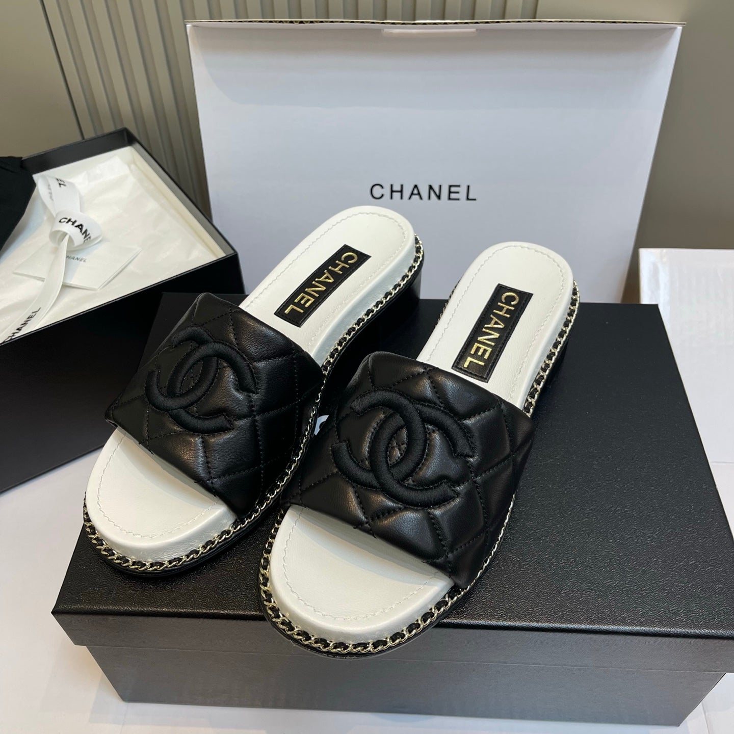 New luxury fashion Lingge Double C 𝐥𝐨𝐠𝐨 Medium Thick Heel Slippers 5cm