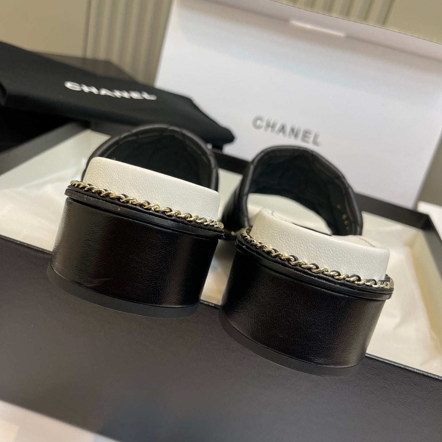 New luxury fashion Lingge Double C 𝐥𝐨𝐠𝐨 Medium Thick Heel Slippers 5cm