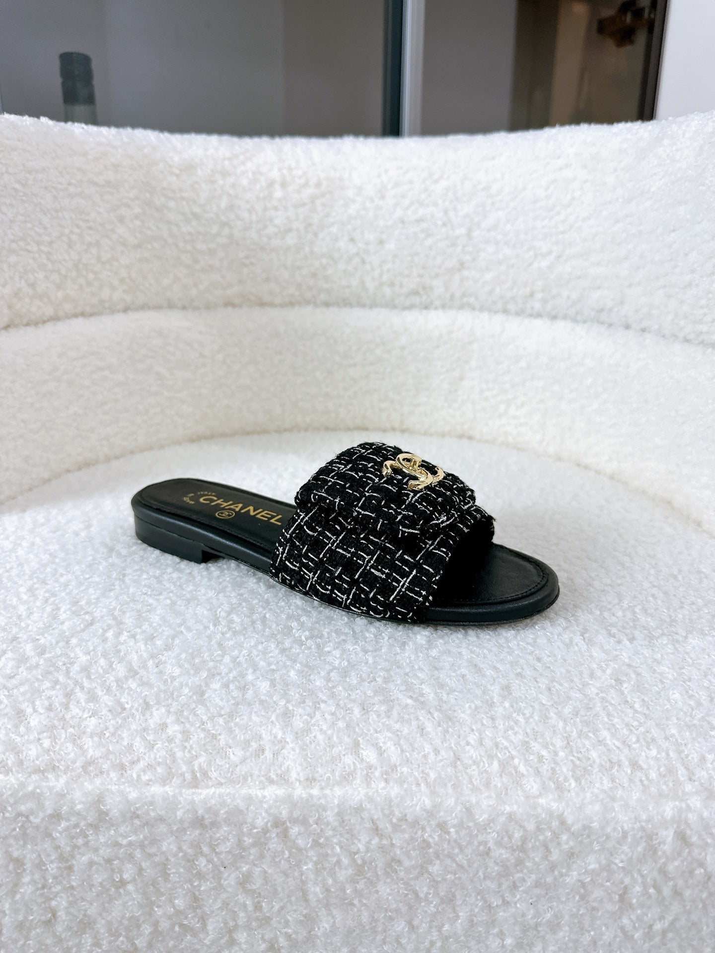 New luxury fashion Double C "logo" sandals