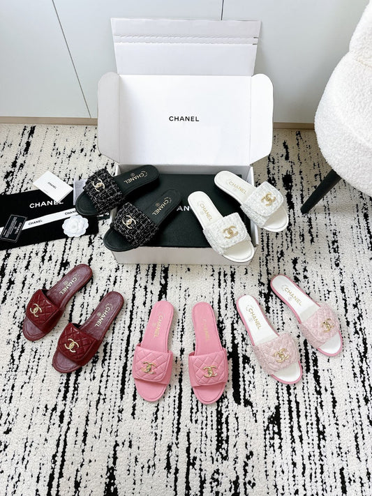 New luxury fashion Double C "logo" sandals