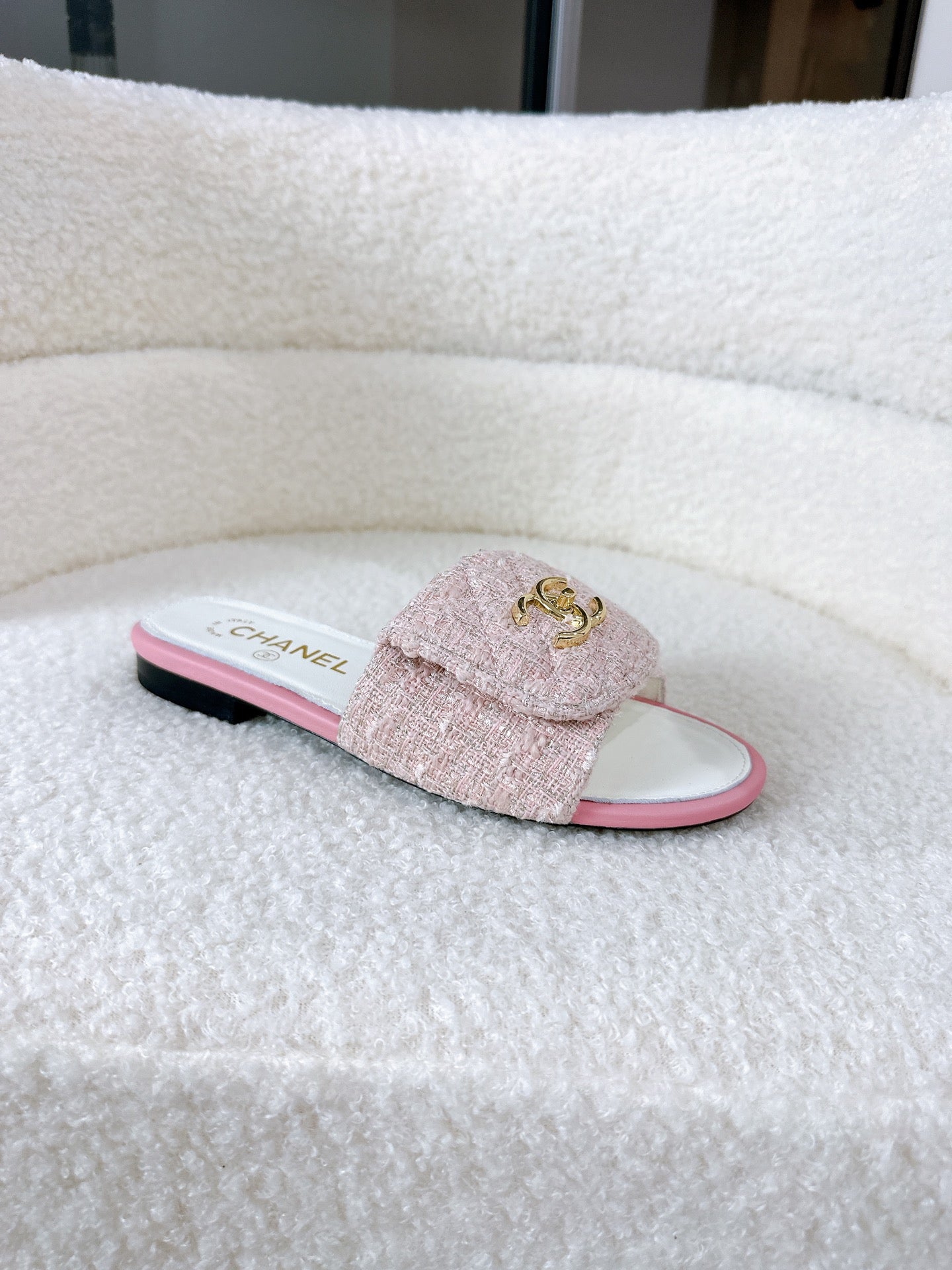 New luxury fashion Double C "logo" sandals