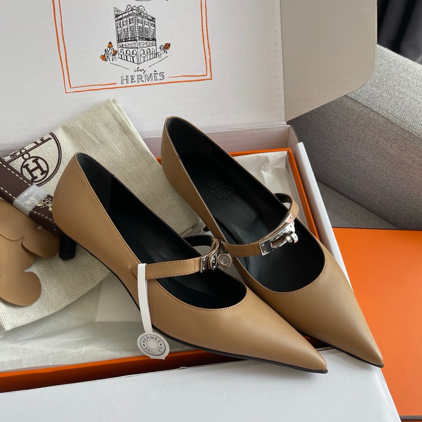 New luxury fashion Kelly  Buckle Fashion Pointed Women's High Heels