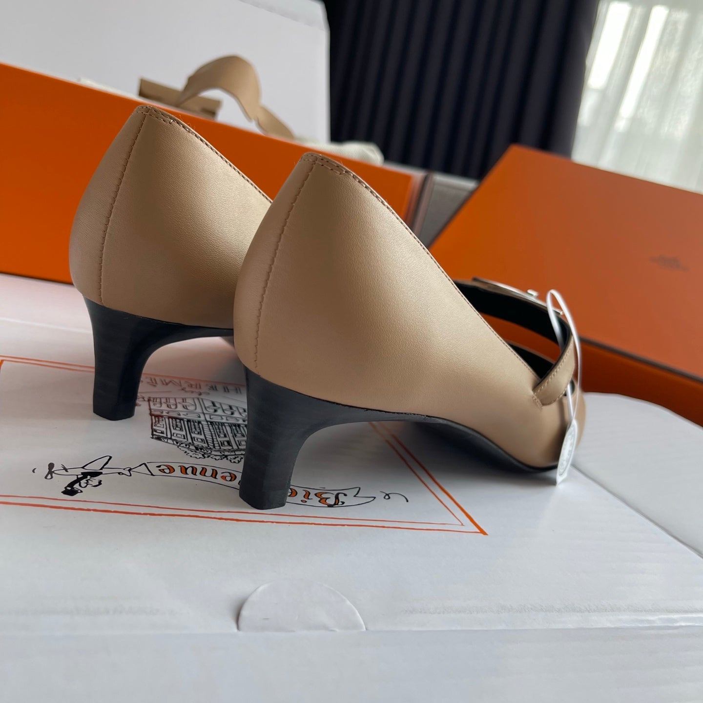 New luxury fashion Kelly  Buckle Fashion Pointed Women's High Heels