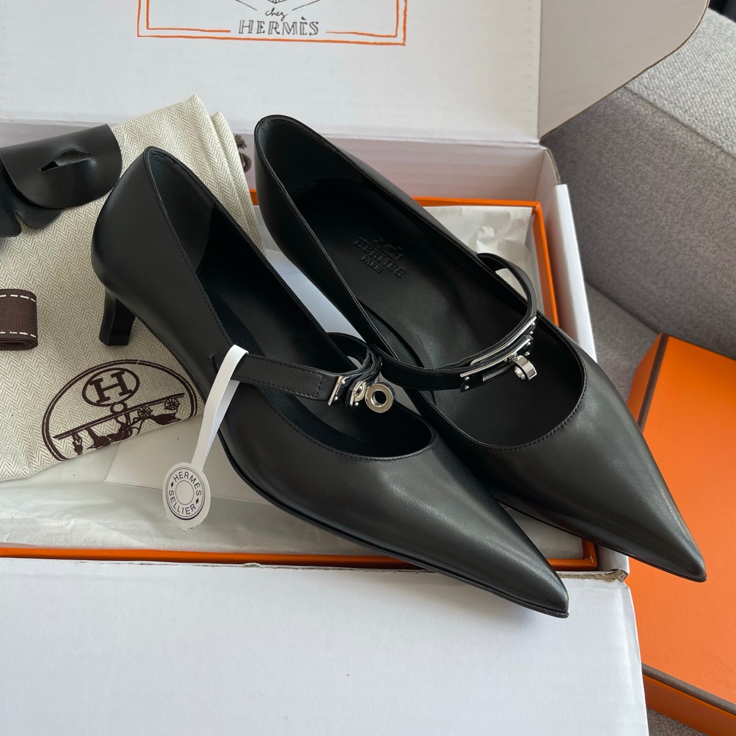 New luxury fashion Kelly  Buckle Fashion Pointed Women's High Heels