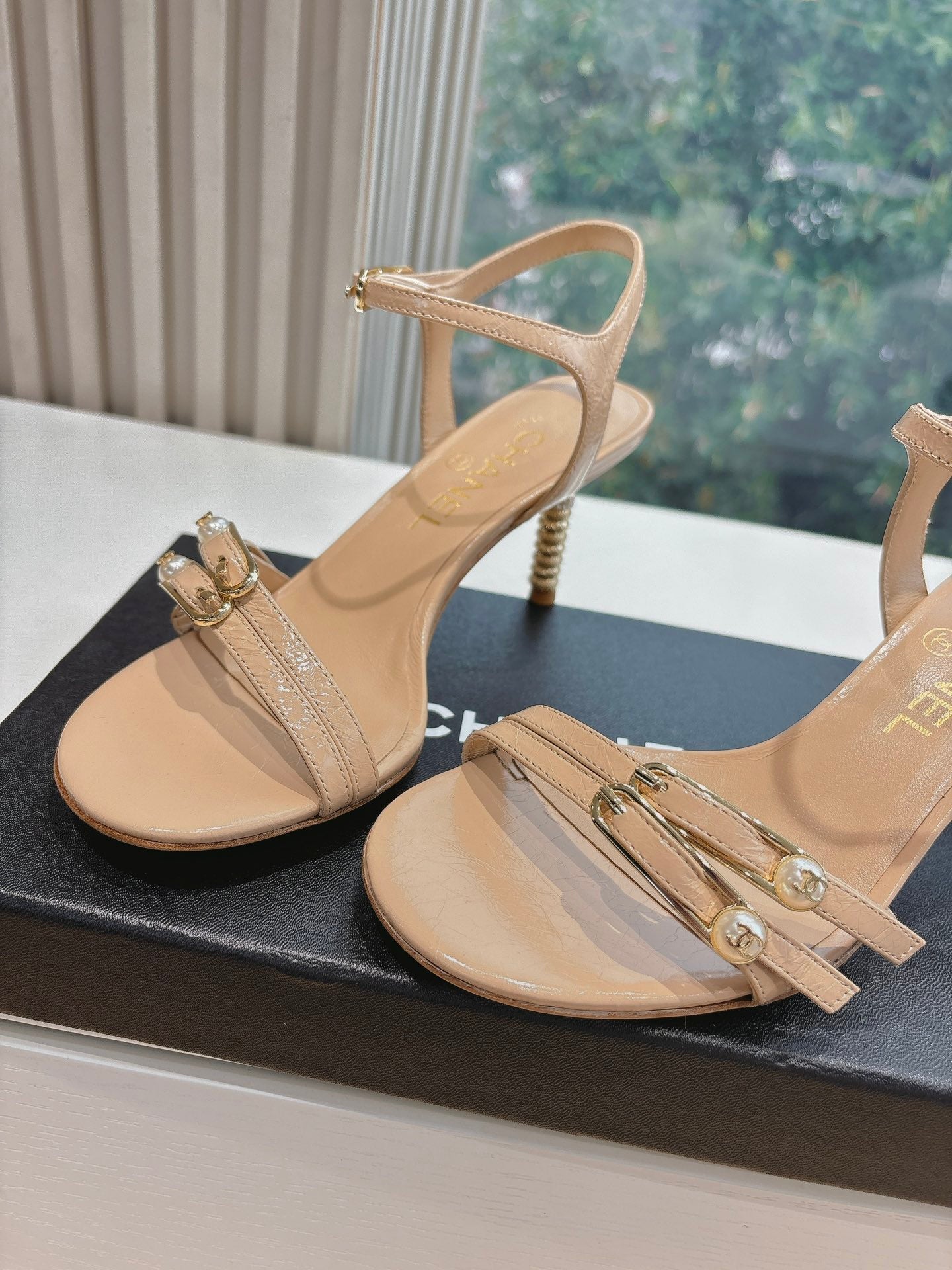 New luxury fashion Double C "logo" ladies high heels 7CM