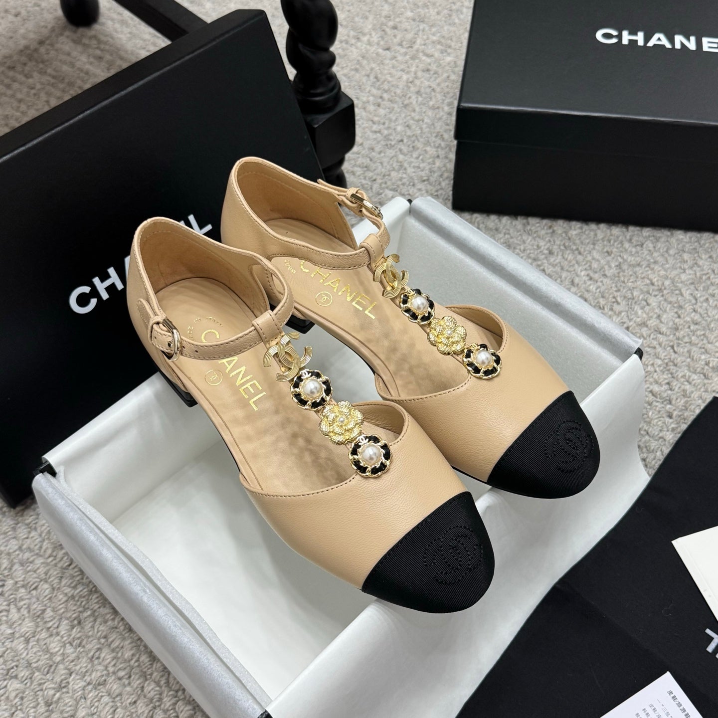 New luxury fashion Double C "logo" ladies high heels 3CM