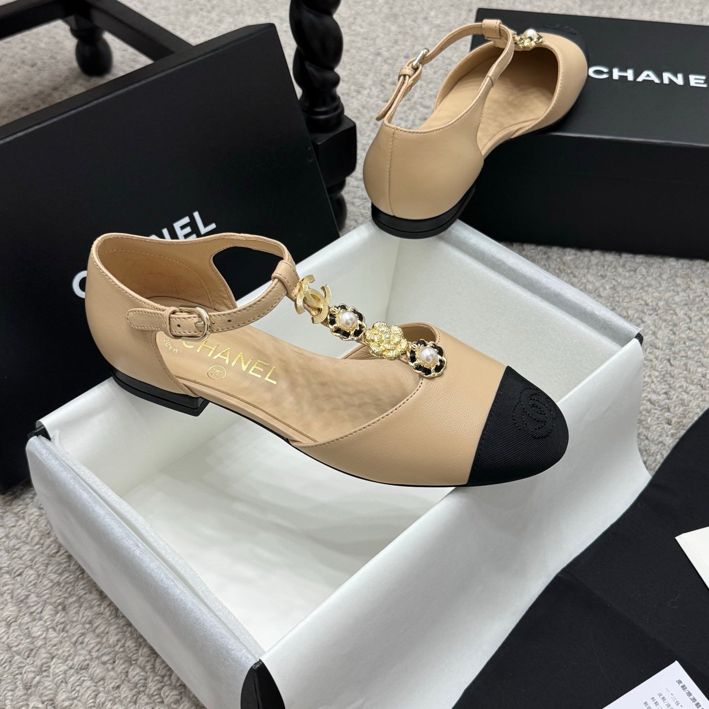 New luxury fashion Double C "logo" ladies high heels 3CM