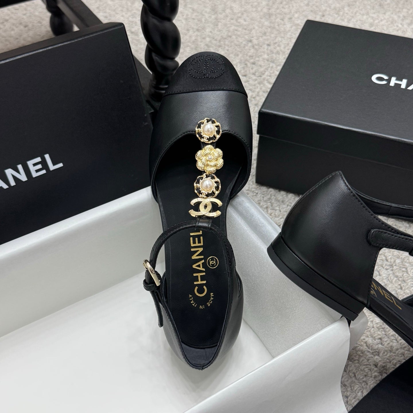 New luxury fashion Double C "logo" ladies high heels 3CM