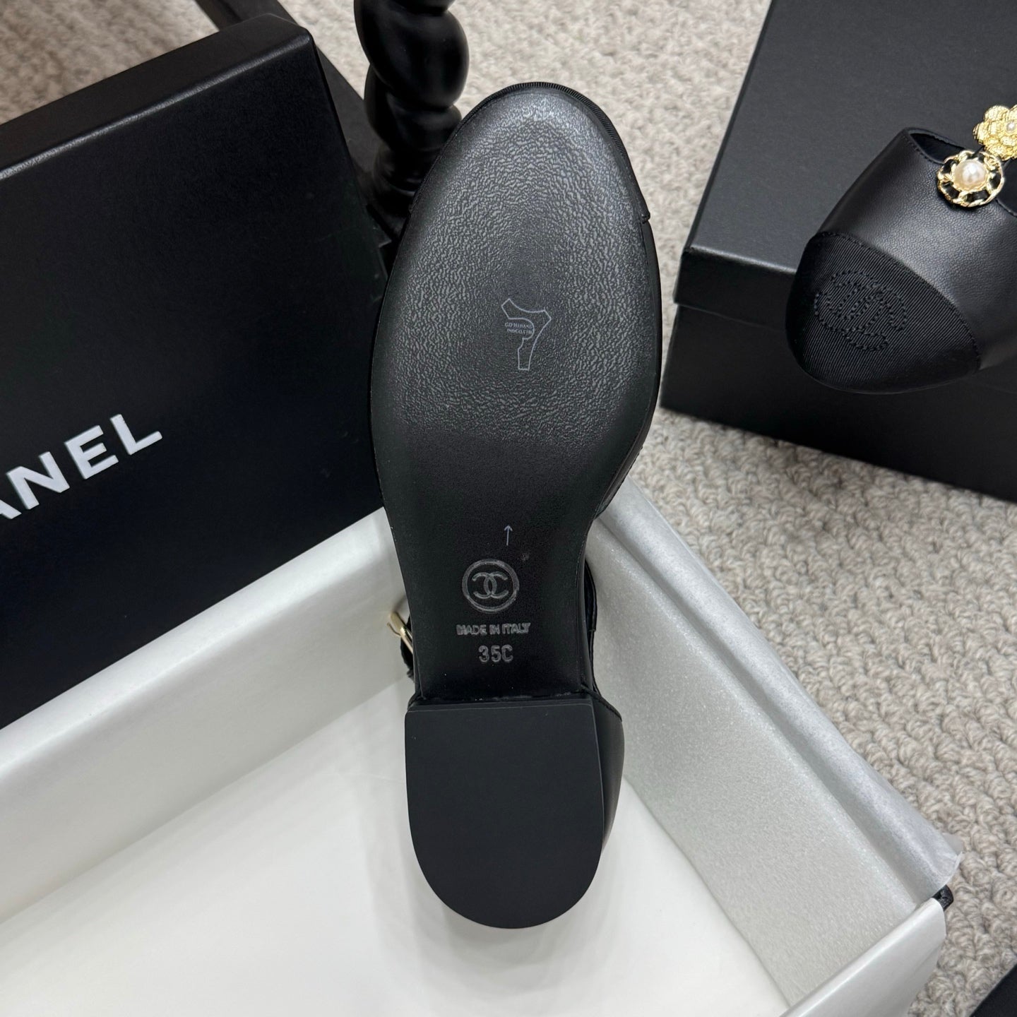 New luxury fashion Double C "logo" ladies high heels 3CM