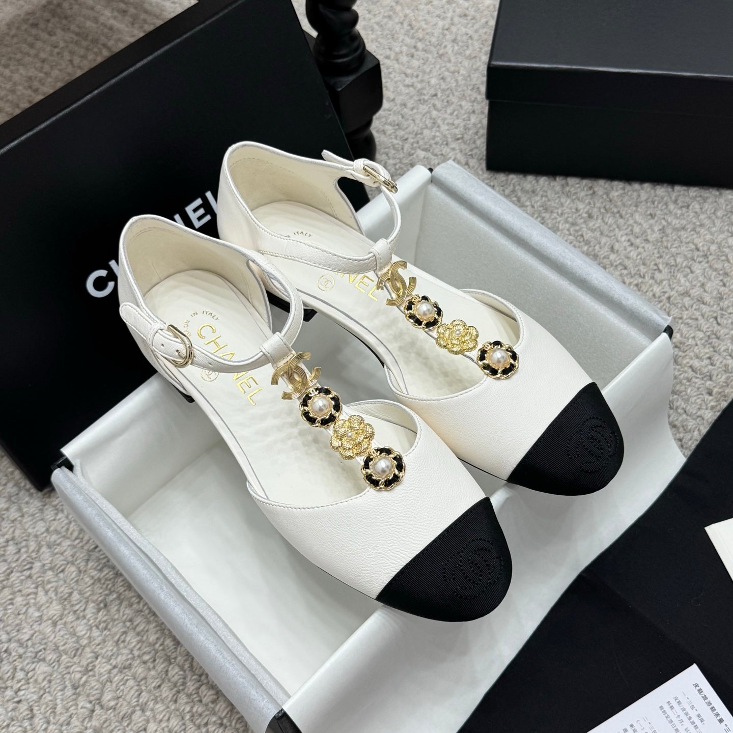 New luxury fashion Double C "logo" ladies high heels 3CM