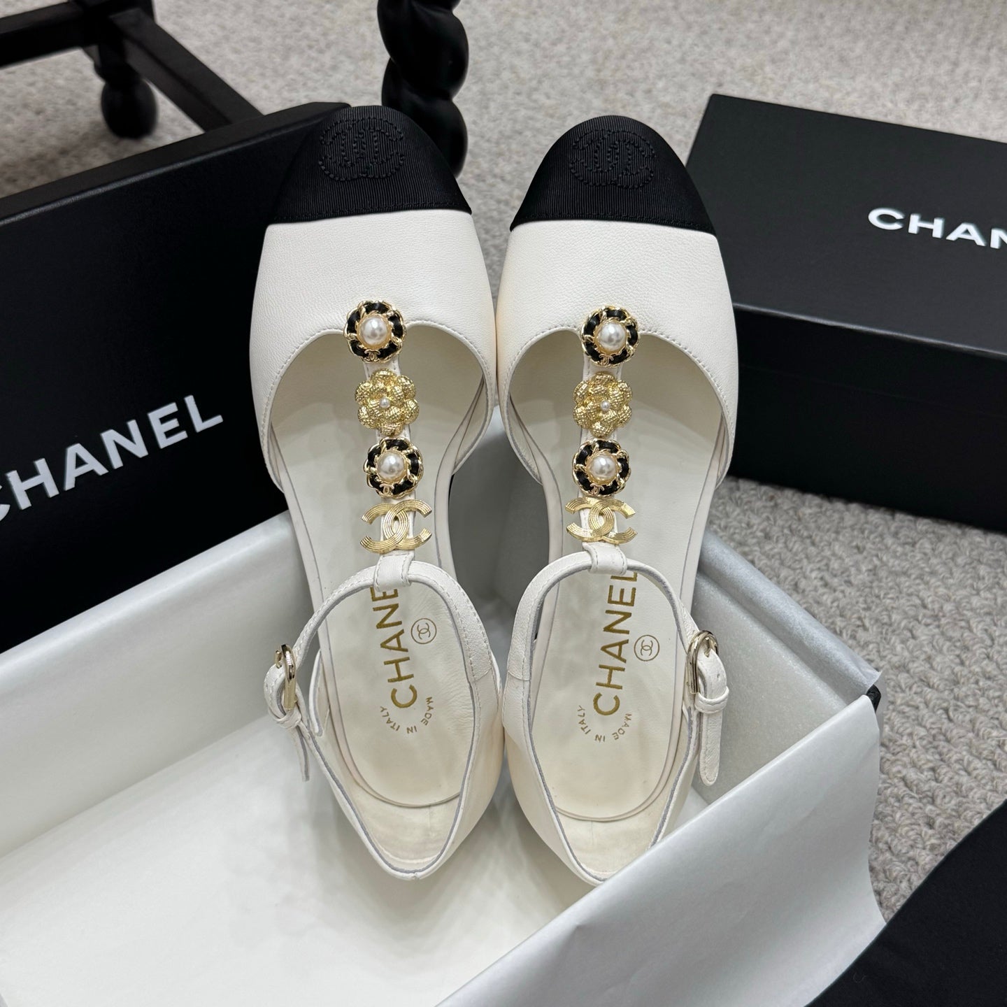 New luxury fashion Double C "logo" ladies high heels 3CM