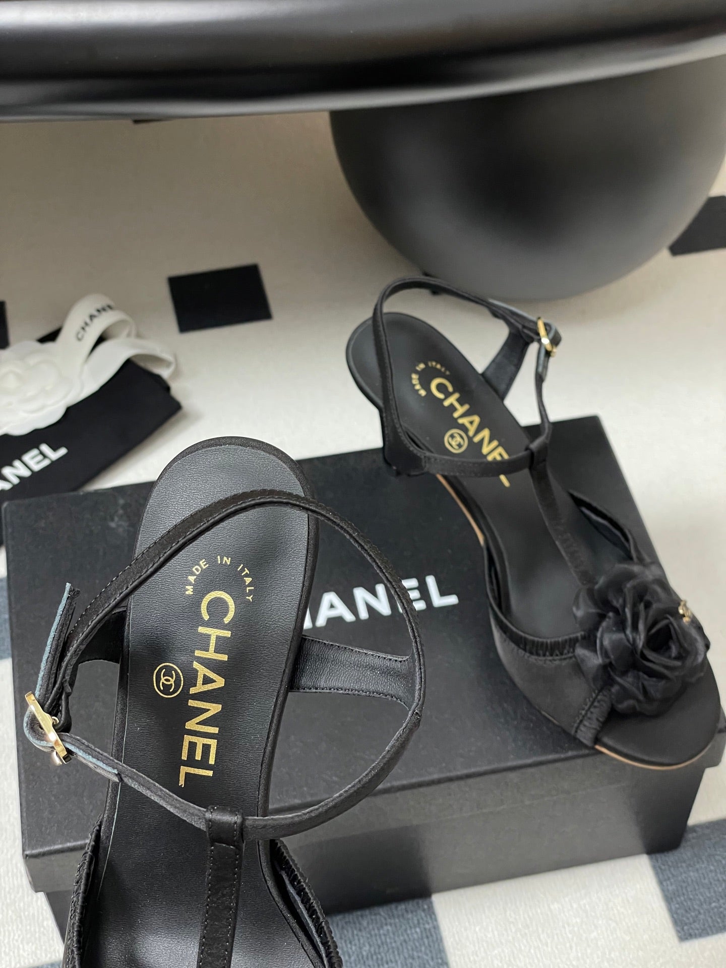 New luxury fashion Double C "logo"camellia flower ladies high heels 8CM