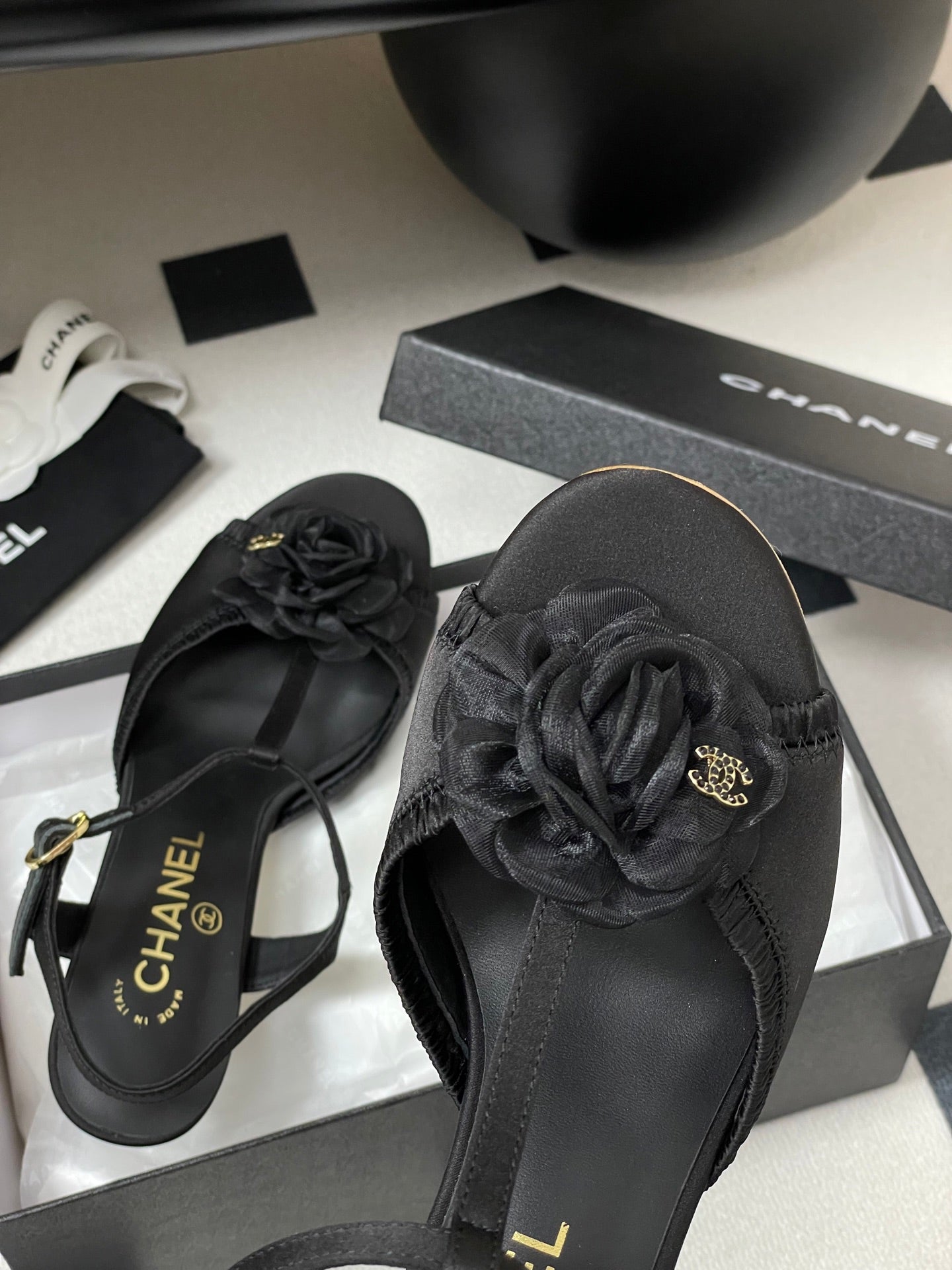 New luxury fashion Double C "logo"camellia flower ladies high heels 8CM
