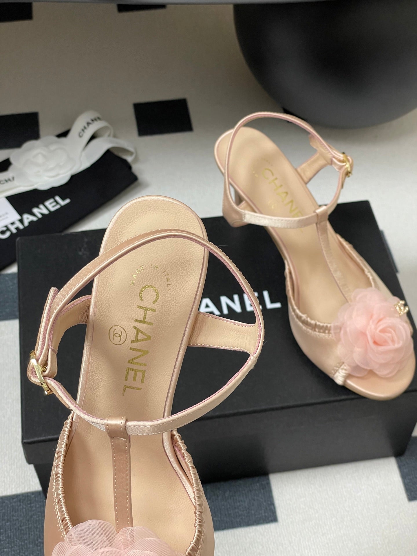 New luxury fashion Double C "logo"camellia flower ladies high heels 8CM