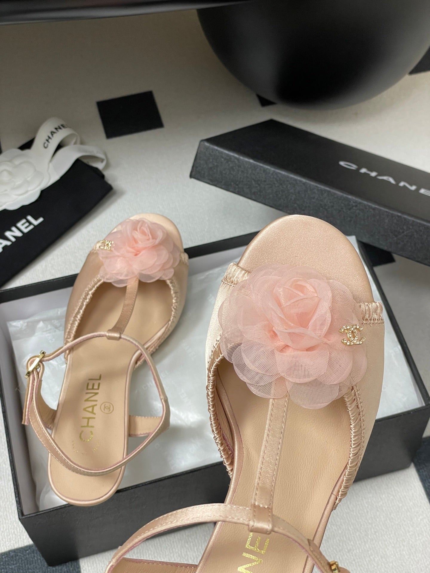 New luxury fashion Double C "logo"camellia flower ladies high heels 8CM