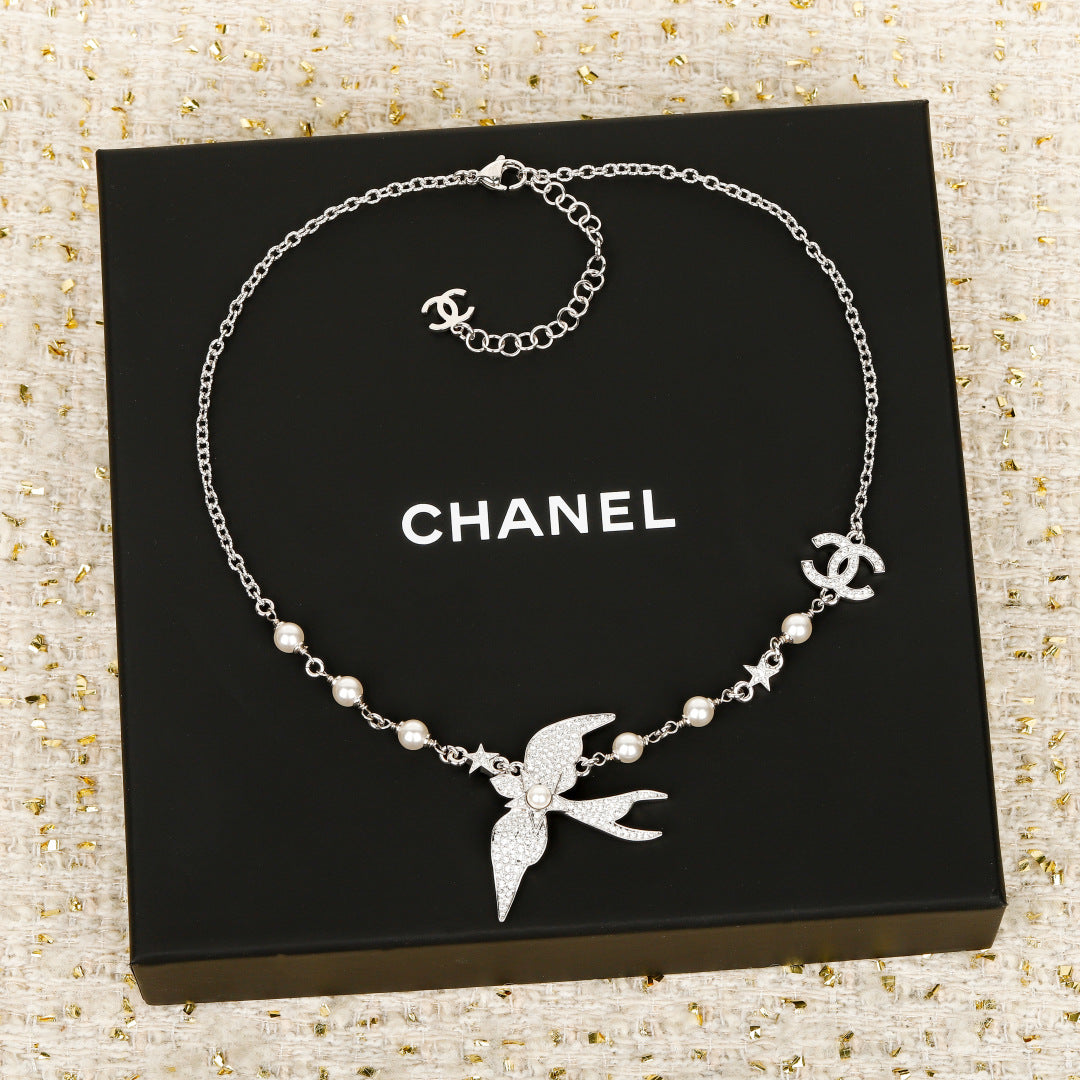 New Fashion Full of diamonds, flying birds, pearls Women's Necklace