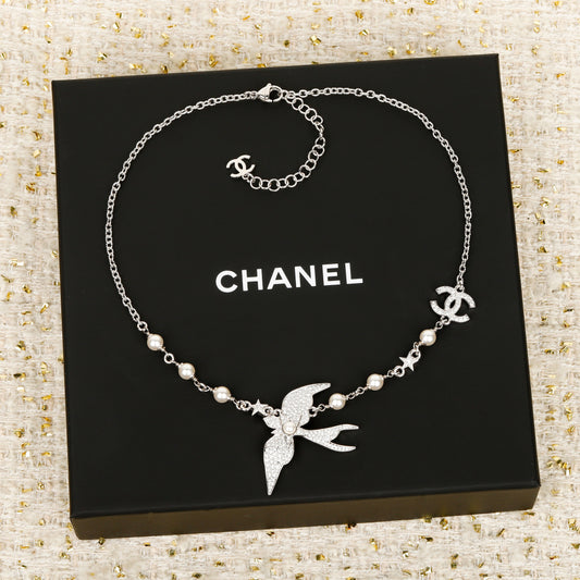New Fashion Full of diamonds, flying birds, pearls Women's Necklace