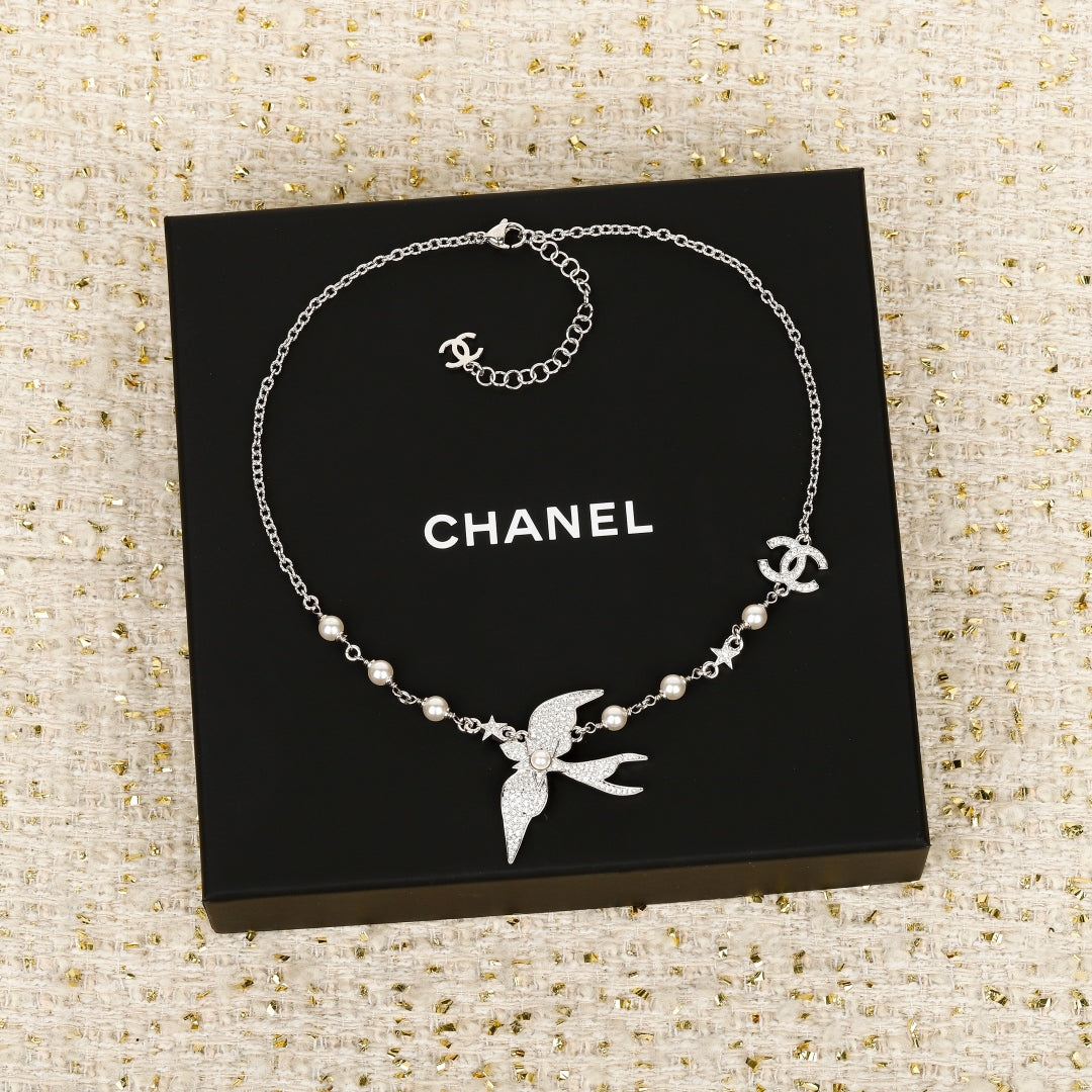 New Fashion Full of diamonds, flying birds, pearls Women's Necklace