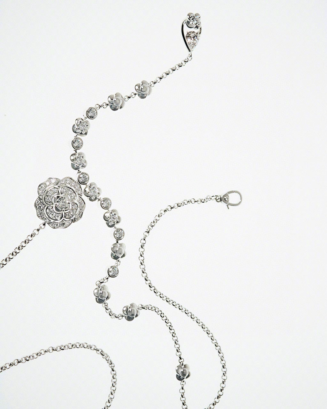 New Fashion Hollow out full diamond camellia Women's Necklace