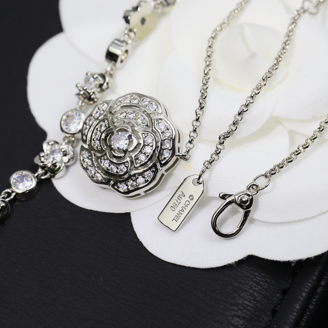New Fashion Hollow out full diamond camellia Women's Necklace