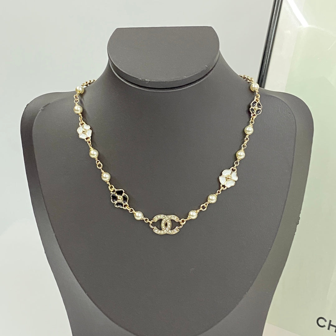 New Fashion Four leaf clover pearl Women's Necklace
