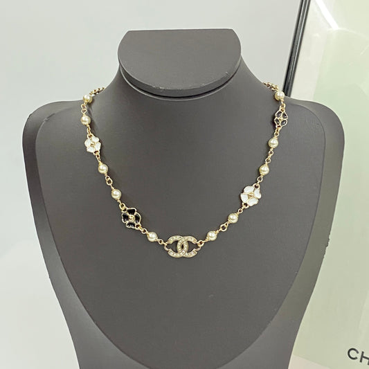 New Fashion Four leaf clover pearl Women's Necklace