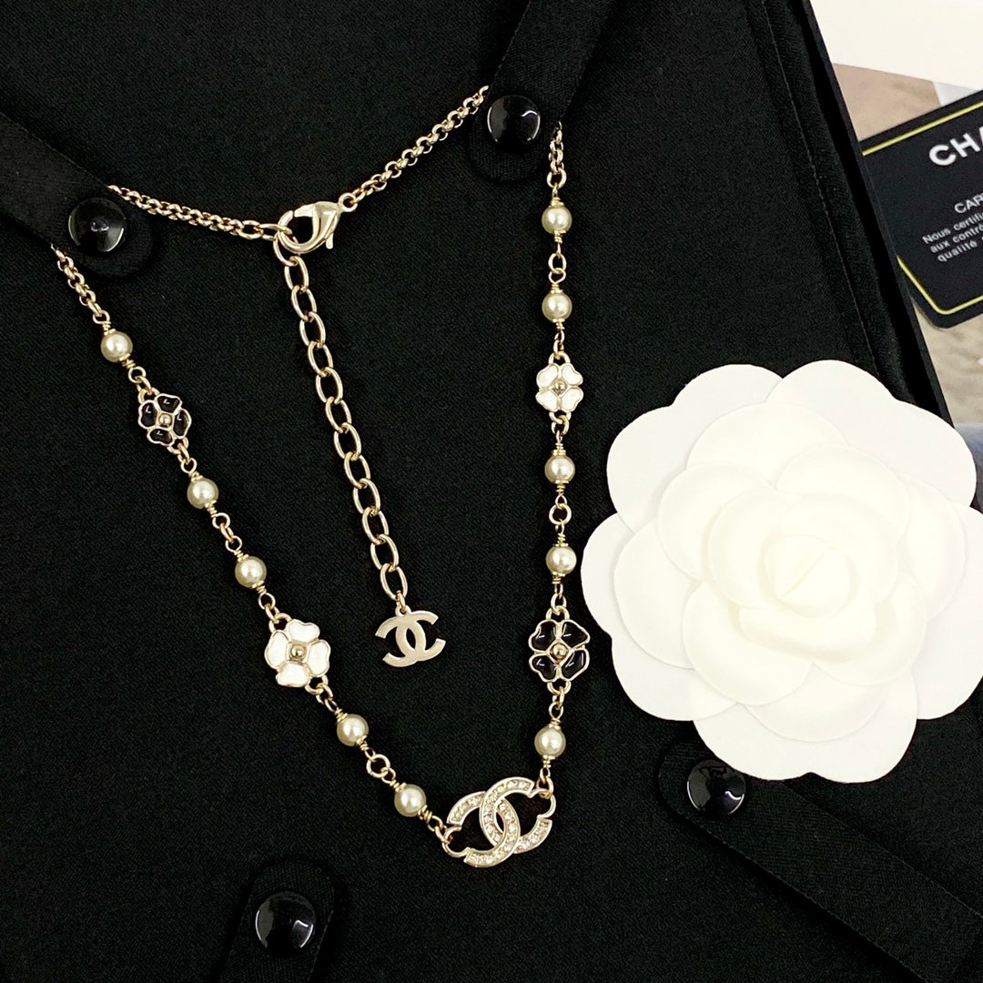 New Fashion Four leaf clover pearl Women's Necklace