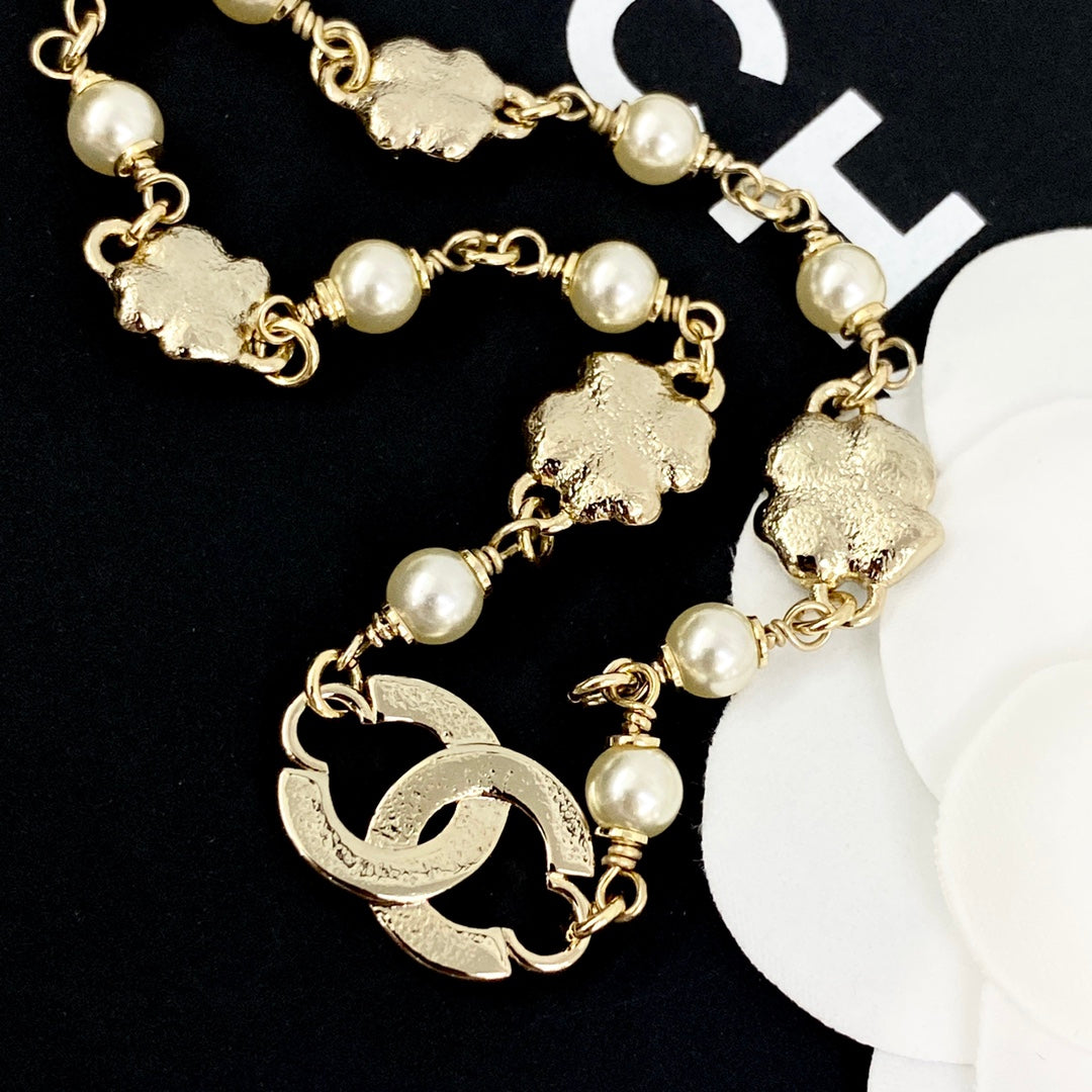 New Fashion Four leaf clover pearl Women's Necklace