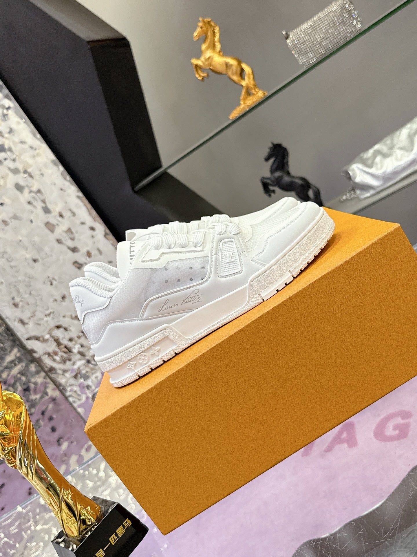 New luxury fashion reflect light  TRAINER Sneakers