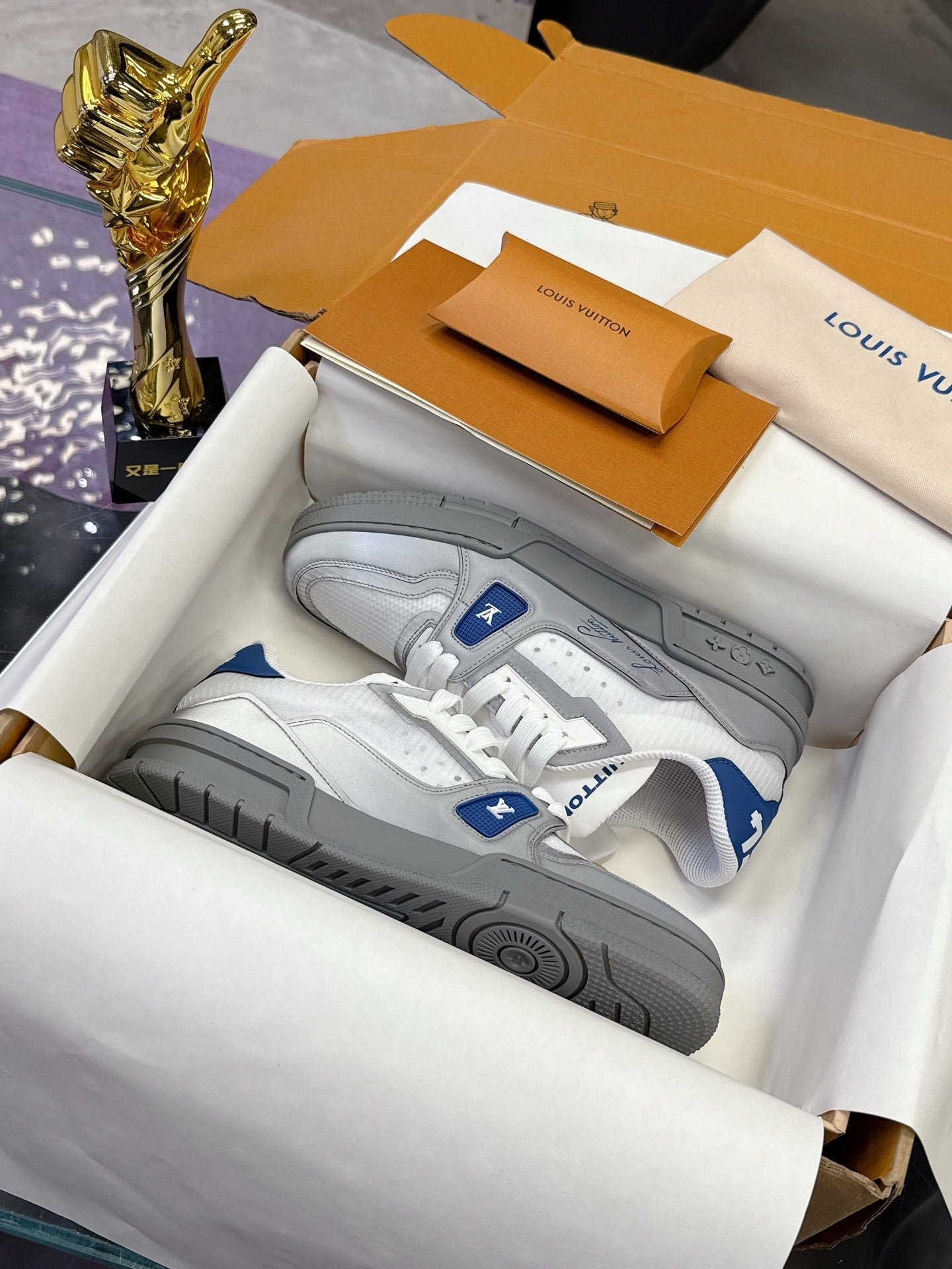 New luxury fashion reflect light  TRAINER Sneakers